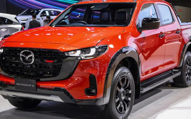 Cận cảnh Mazda BT-50 2025: Đầu giống CX-5, giá quy đổi từ 575 triệu đồng, liệu có về Việt Nam đấu Ranger, Triton?