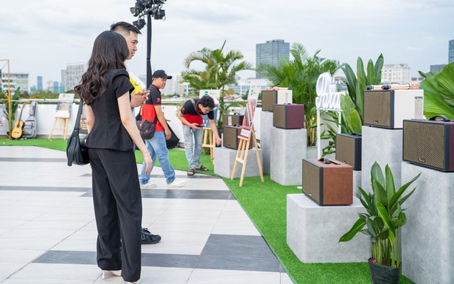 PARAMAX ra mắt dòng loa karaoke di động cao cấp - Saga & Saga 8