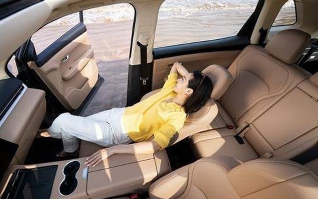 Xe gầm cao ngang cỡ Honda CR-V, thiết kế bắt mắt, giá 'hời' chưa từng có, quy đổi chỉ 280 triệu