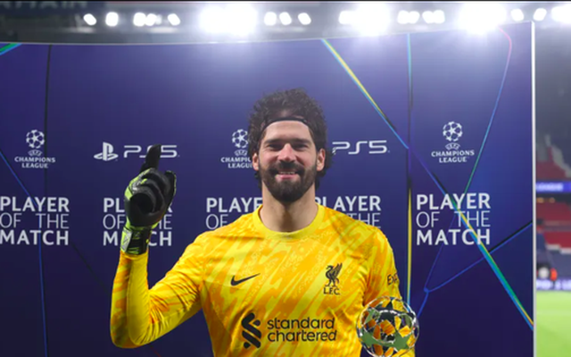 Màn trình diễn để đời của thủ thành Alisson