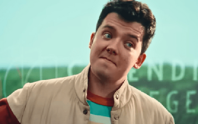 Tuổi 40 xem phim Sex Education, tôi giật mình nhận ra 1 chân lý hiển nhiên: Mối quan hệ với con cái từ "thù hằn" bỗng hóa tươi đẹp!