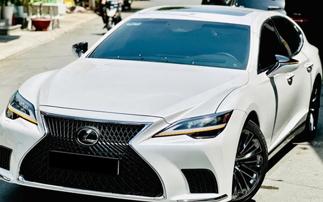 Rao Lexus LS 500 giá gần 6,2 tỷ, người bán cho biết: ‘Mua mới hơn 8 tỷ, mới chạy 17.000km’