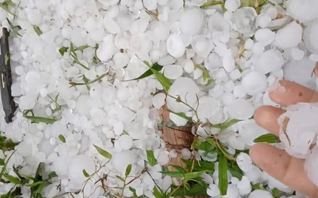 Cảnh báo xuất hiện nhiều trận dông, lốc, sét và mưa đá trên toàn quốc trong tháng 4