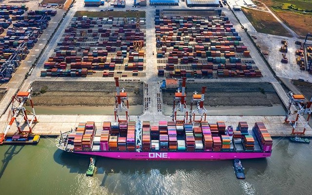 Mỹ hoãn áp thuế đối ứng 90 ngày: Những việc cần tranh thủ làm ngay!