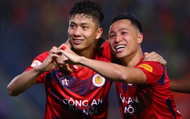 Trò cũ thầy Park gieo sầu cho HAGL, giúp CLB CAHN ngược dòng chen chân vào top 4