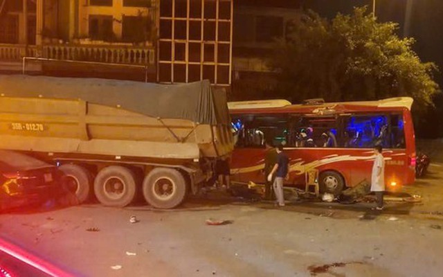 Tai nạn giao thông liên hoàn ở Thanh Hóa, 21 người bị thương