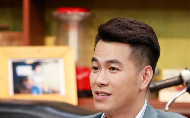 Nam ca sĩ Việt: “Không phải ai cũng có mối quan hệ nhẹ nhàng với cha mẹ mình”
