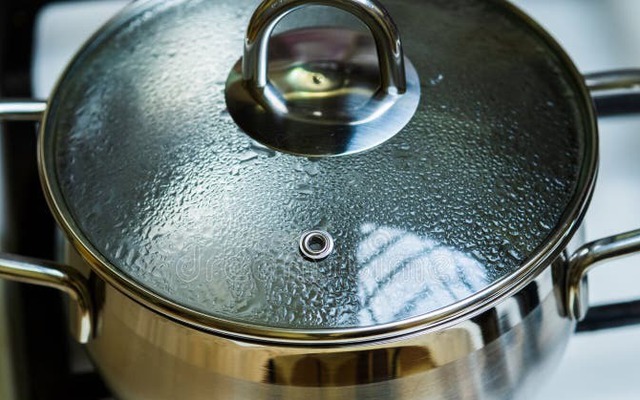 "Bí mật" ít người biết về chiếc lỗ nhỏ trên nắp nồi inox, nghe xong mới thấy IQ nhà sản xuất "ở cái tầm"!