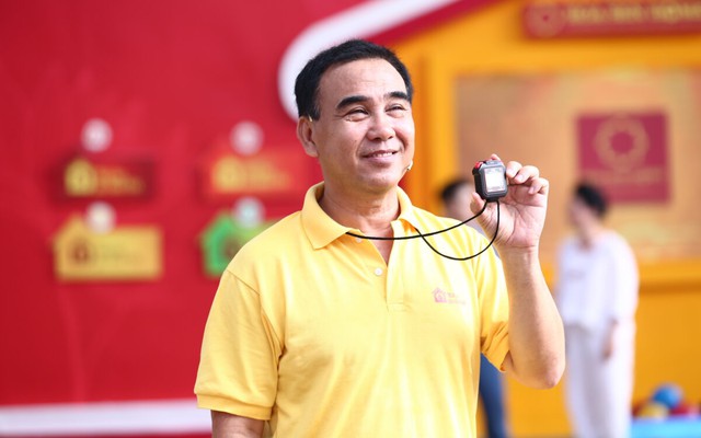 Vì sao Tập đoàn Hoa Sen ngưng hợp tác với MC Quyền Linh?