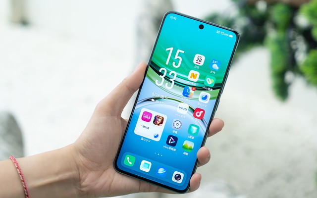 Mẫu smartphone xứng đáng "bá chủ" tầm giá 6 triệu: Màn chất hơn iPhone 16, pin cực khủng 7300mAh, sạc 90W