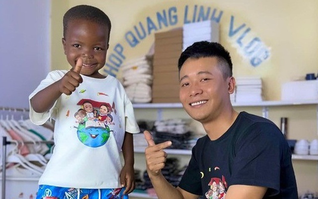 Cư dân mạng đào lại clip Quang Linh Vlogs bị con nuôi tố bán hàng "dỏm"