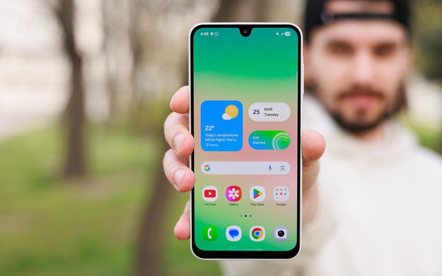 "Ngôi sao tầm trung" vừa lên kệ ở Việt Nam: Ít đối thủ tầm giá 6 triệu, AI ấn tượng, đẹp như Galaxy S25