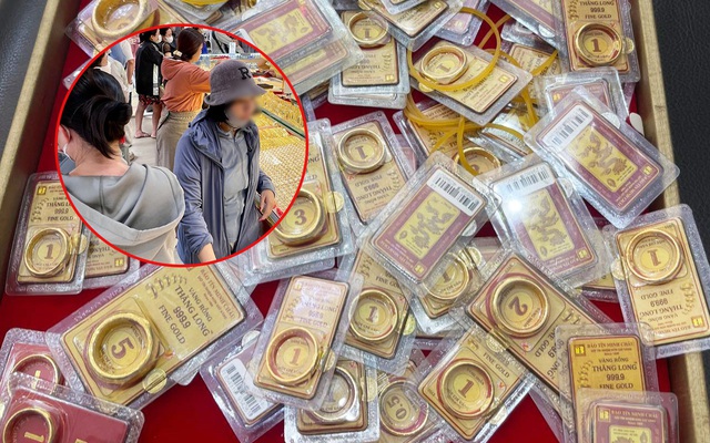 Người phụ nữ ở Hà Nội mang 300 chỉ đi bán vào ngày giá vàng vượt 115 triệu, nghe số lãi mà choáng