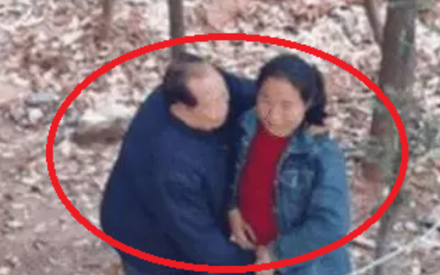 Cụ ông U80 Trung Quốc bị bắt khi đang mua dâm: Hiện trường khiến nhiều người sững sờ