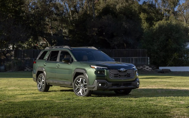 Subaru Outback 2025 ra mắt: Thiết kế lột xác, dáng vuông khối hộp như Prado, màn hình bé hơn, máy yếu hơn