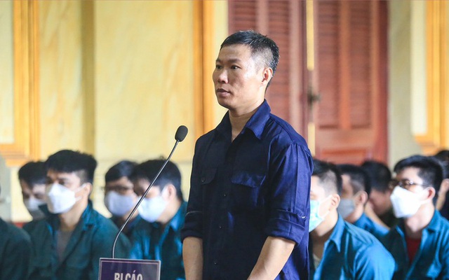 Cựu Đại úy công an cầm đầu đường dây buôn lậu hơn 200 tỷ đồng lãnh 12 năm tù