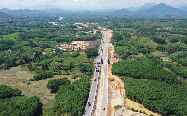 Cao tốc 7.669 tỷ đồng ở Việt Nam cần được mở rộng theo lệnh khẩn cấp, vì sao?