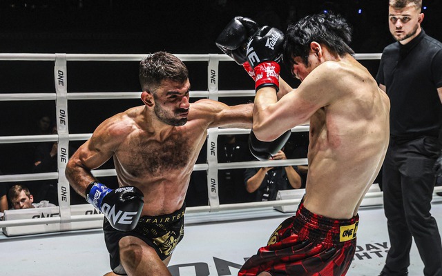 Tự xưng là “Thần Long”, võ sĩ Trung Quốc nhận thất bại cay đắng trước cao thủ Muay Thái