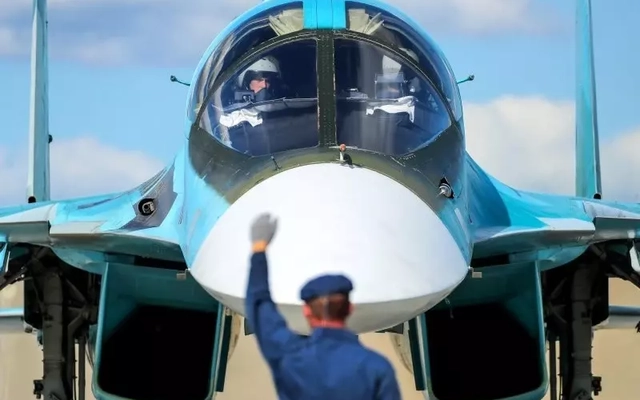 Thêm hàng loạt oanh tạc cơ Su-34 trực chiến