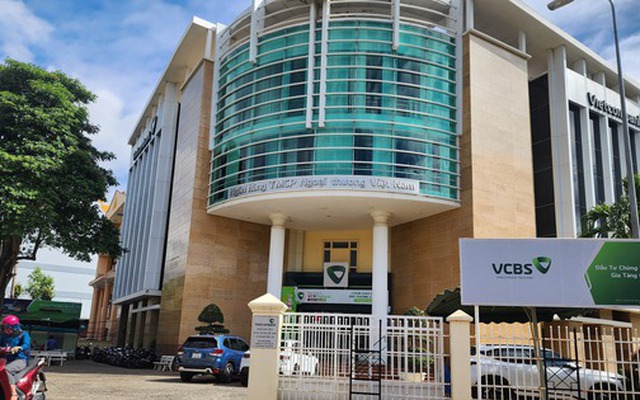 Vụ chuyển nhầm 427 triệu đồng cho người nghi đã mất: Các bên phải làm gì?