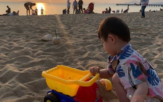 Bức xúc vì hàng xóm chê con ''chân ngắn'', mẹ Hà Nội vội vàng làm điều này ai ngờ đẩy con vào nguy hiểm