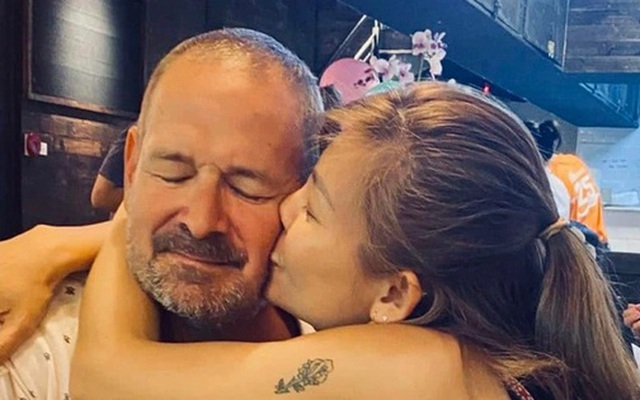 Nữ ca sĩ Việt dọa chồng Tây: "Ông chỉ cần gọi một cuộc là không bao giờ gặp được tôi"