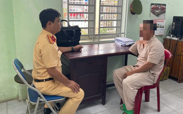 Ngỡ ngàng lời giải thích của người đàn ông khuyết tật chạy xe như diễn xiếc ở Bình Dương