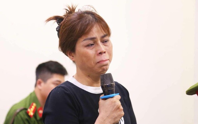 Nước mắt người mẹ tại phiên xét xử nhóm ‘quái xế’ tông chết cô gái dừng đèn đỏ