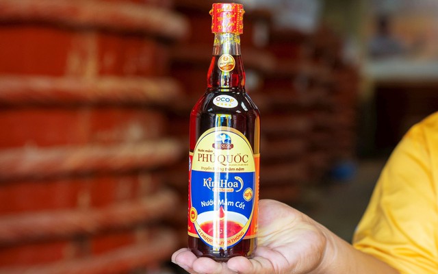 Quyền lực trong 3cm: Chi tiết nhỏ trên chai nước mắm Phú Quốc có thể "hạ gục" khách hàng Âu, Mỹ khó tính
