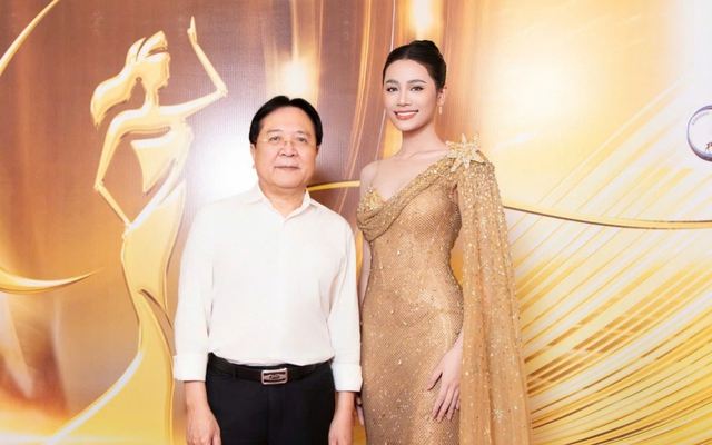 Cuộc sống hiện tại của hoa hậu "trả lại" vương miện ngay giây phút đăng quang