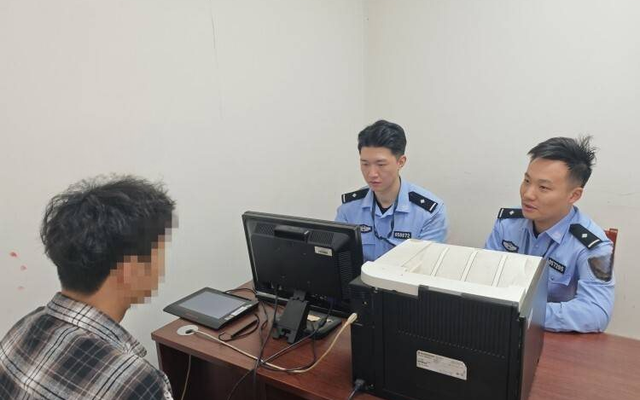 Mẹ vừa thông báo chuyển khoản thành công 300 triệu đồng, nam sinh xác nhận rồi liền báo cảnh sát