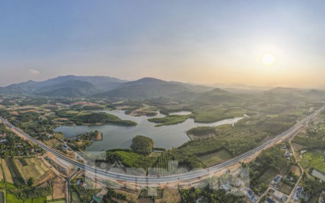 Ngắm cao tốc hơn 9.300 tỷ đồng sắp khai thác ở Quảng Bình