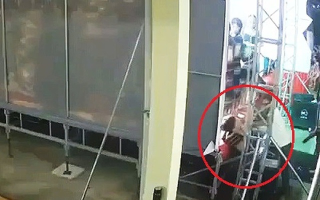 Nam sinh lớp 9 bị điện giật tử vong khi diễn văn nghệ