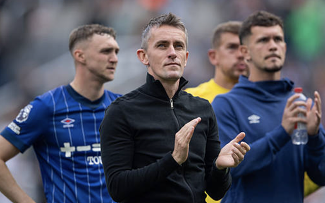 Chốt hạ đội cuối cùng xuống hạng tại Ngoại hạng Anh