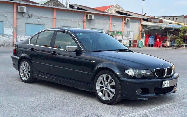 Rao một cặp BMW 325i giá từ 150 triệu đồng/chiếc, người bán chia sẻ: ‘Đi một năm không cần sửa’