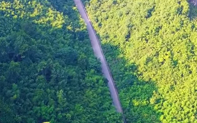 Hình ảnh tuyến đường duy nhất nối Bình Phước với Đồng Nai nhưng bị ngăn cách