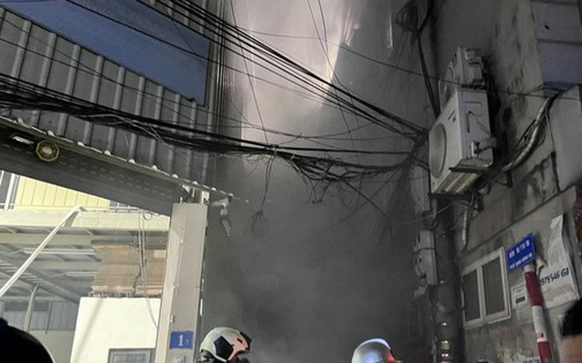 Hà Nội: Cháy nhà trong ngõ, 3 người tử vong