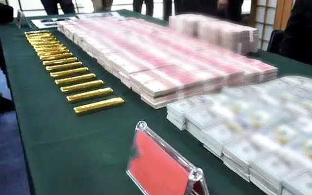Kiểm tra nhà người phụ nữ 57 tuổi, phát hiện hơn 35 tỷ đồng tiền mặt và 16 kg vàng