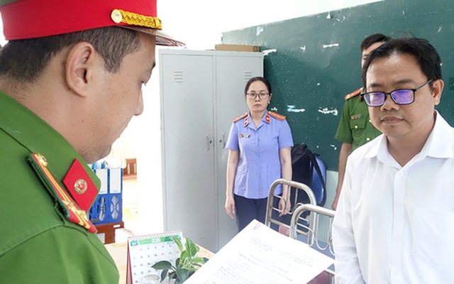 Bắt tạm giam, khám xét nơi ở và nơi làm việc của 2 bị can tại An Giang