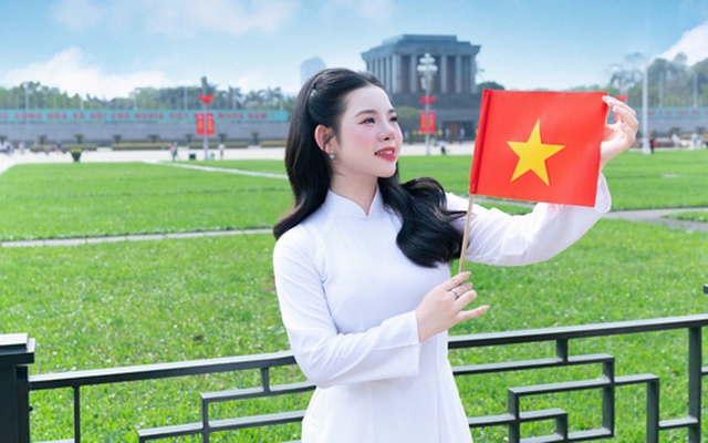 Con gái Thanh Thanh Hiền hóa thân thành Thị Nở, thực hiện bộ ảnh "hòa bình đẹp lắm"