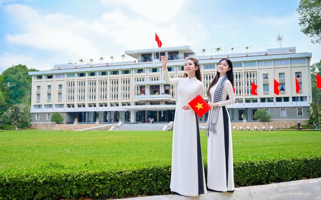 Công trình nơi diễn ra diễu binh 13.000 người dịp 30/4: Xây hết 150.000 lượng vàng, người Việt thiết kế