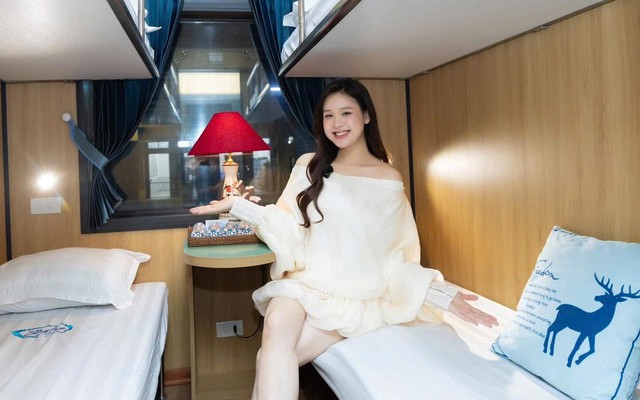Soi đoàn tàu Sông Lam 5 sao vừa trình làng: Khoang VIP 4 giường, nội thấp ốp gỗ, giá vé rẻ bất ngờ