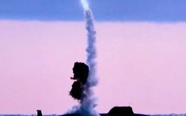 Tàu ngầm hạt nhân Krasnoyarsk tấn công mục tiêu ở Kamchatka