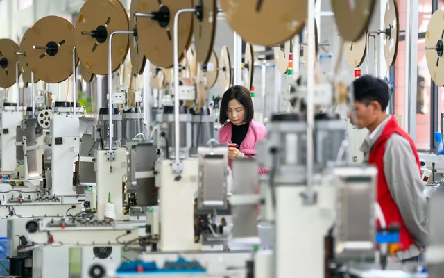 Bay khắp châu Á tìm nơi tránh thuế quan Mỹ, một công ty thốt lên: "Hàng của tôi sắp hết đến nơi rồi"