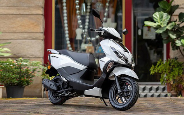 Honda bất ngờ tung ra mẫu xe tay ga 125 cc nhìn giống như con lai giữa Honda Air Blade và Honda Lead nhưng giá thì chưa tới 40 triệu đồng