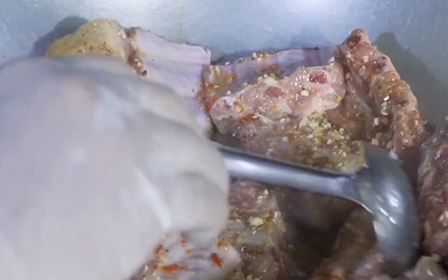 “1 thêm, 3 tránh” khi nấu sườn heo nhất định phải nhớ nếu muốn món ăn không tanh, mềm, ngọt, ngấm gia vị