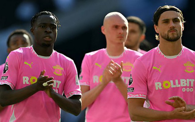 Xác định đội đầu tiên rớt hạng ở Premier League