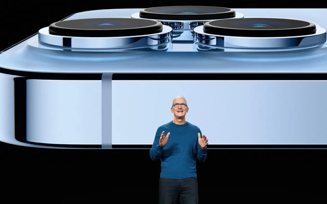 Tổng thống Trump nói Apple có thể tự sản xuất iPhone tại Mỹ, chuyên gia nói giá sẽ gấp gần 3 lần hiện tại