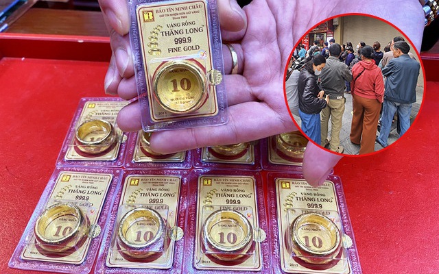 Giá vàng tăng mạnh, đôi vợ chồng ở Hà Nội chốt liền 600 chỉ, tin chắc sẽ lãi