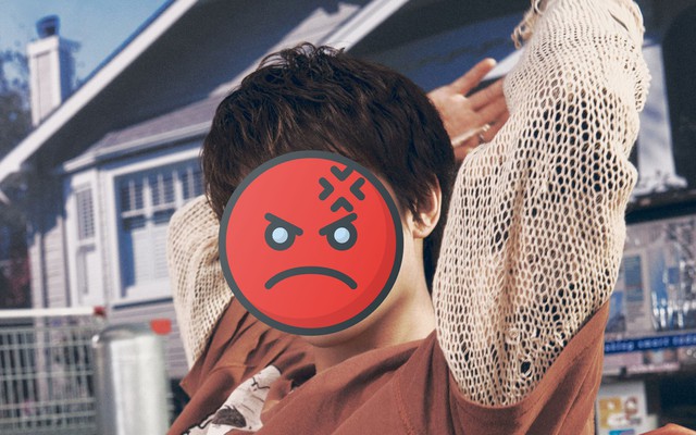 Phẫn nộ nam ca sĩ bị cáo buộc hiếp dâm nghiêm trọng gần 1 năm vẫn nhởn nhơ ngoài vòng pháp luật!